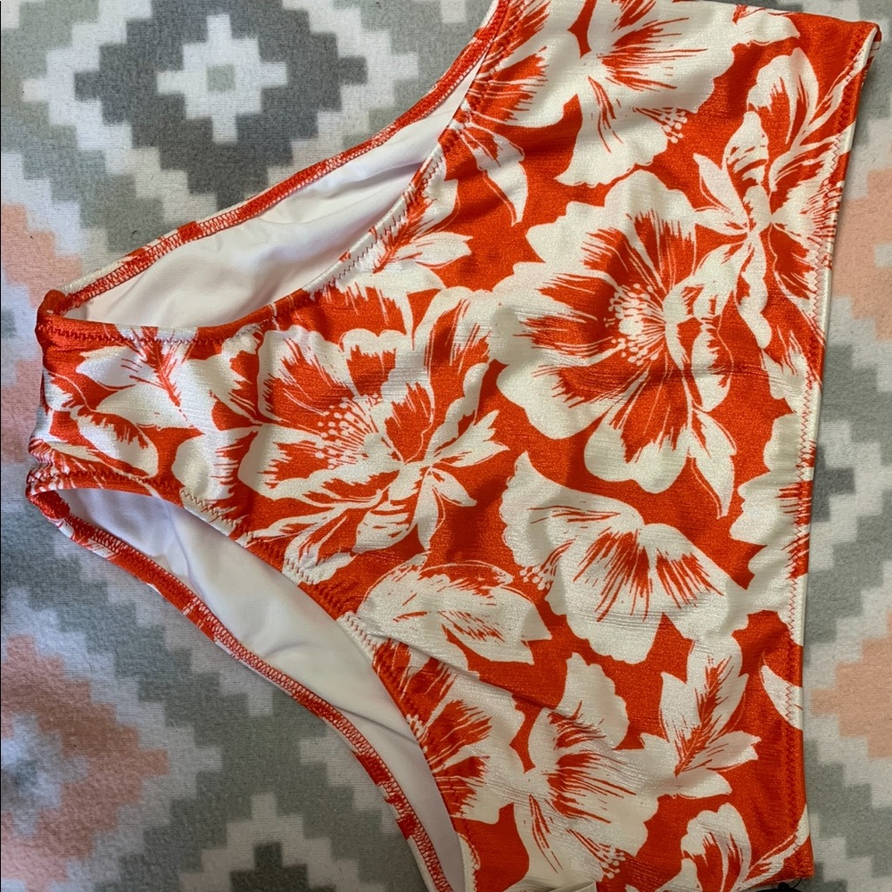 Womens bathing suit / bikini bottoms